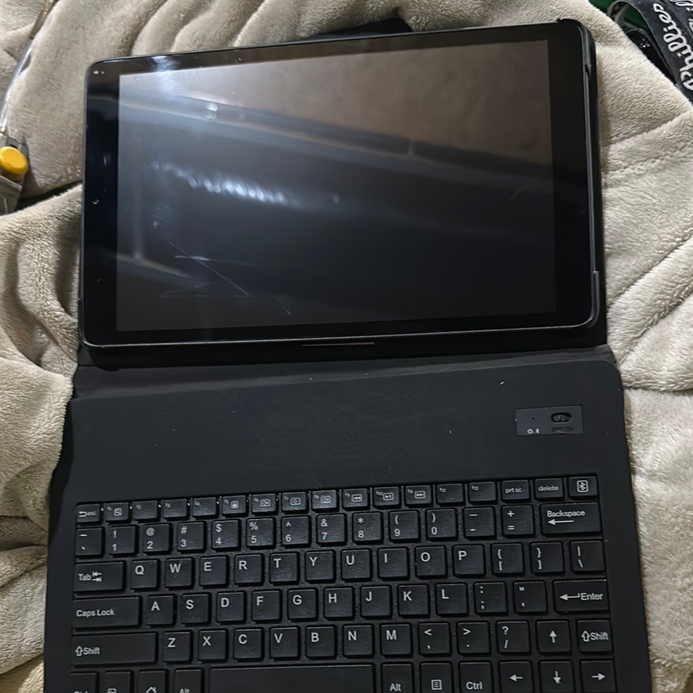 HP 10 G2 Black Tablet with Keyboard Case t1000 tablet doesn’t work
